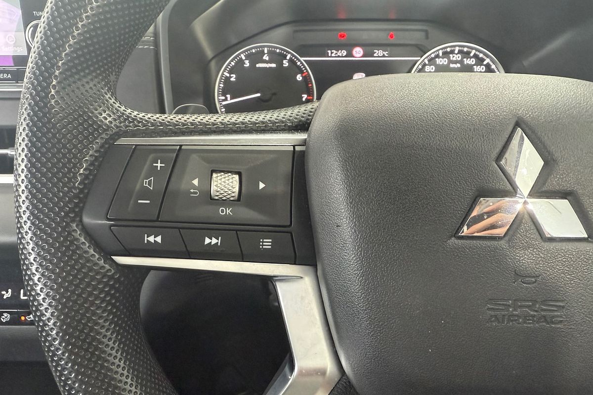 2023 Mitsubishi Outlander ES ZM