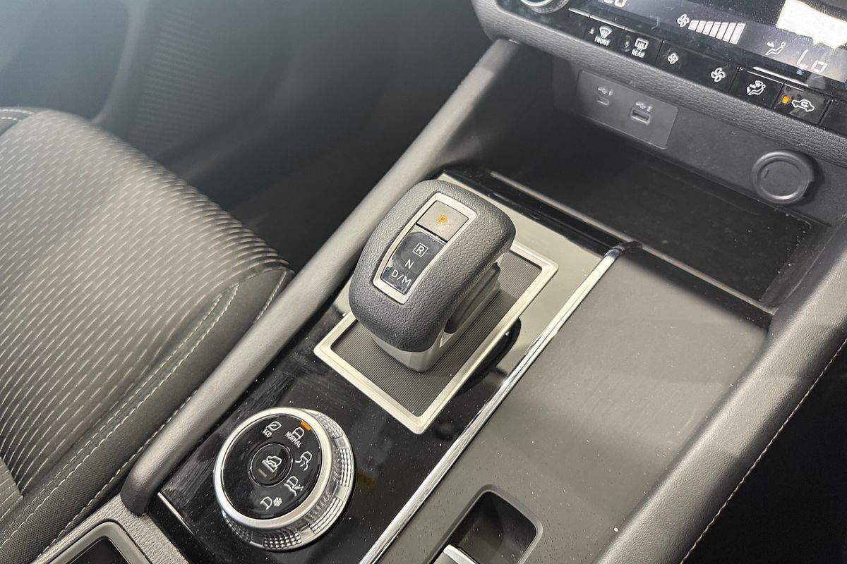 2023 Mitsubishi Outlander ES ZM