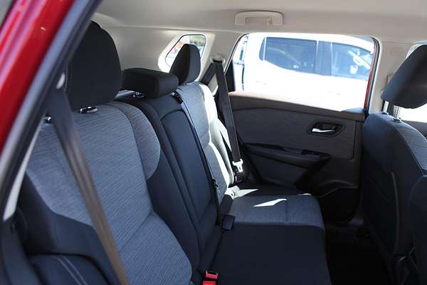2024 Nissan X-TRAIL ST T33