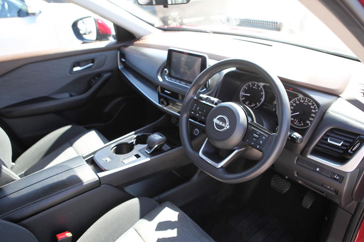2024 Nissan X-TRAIL ST T33