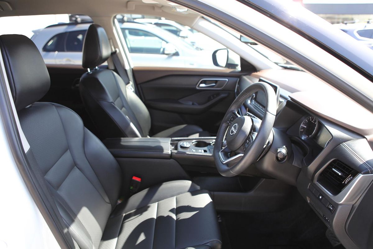 2024 Nissan X-TRAIL ST-L T33