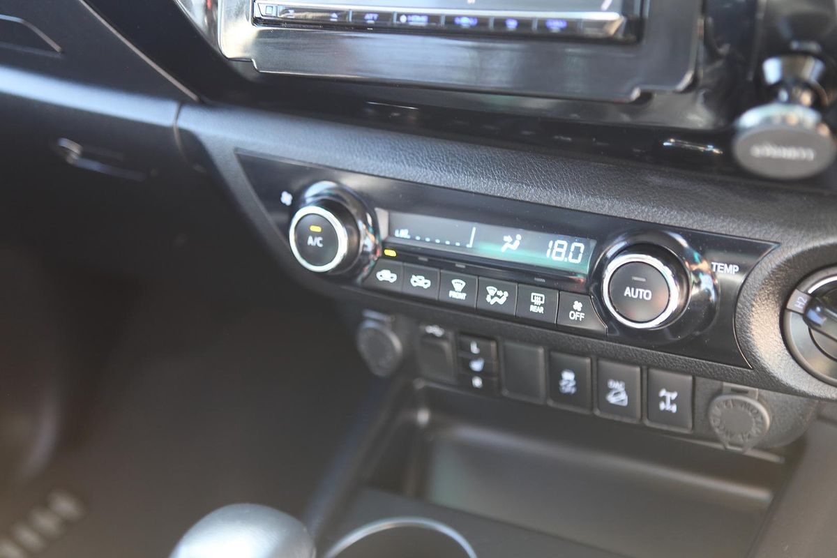 2018 Toyota Hilux SR5 GUN126R 4X4