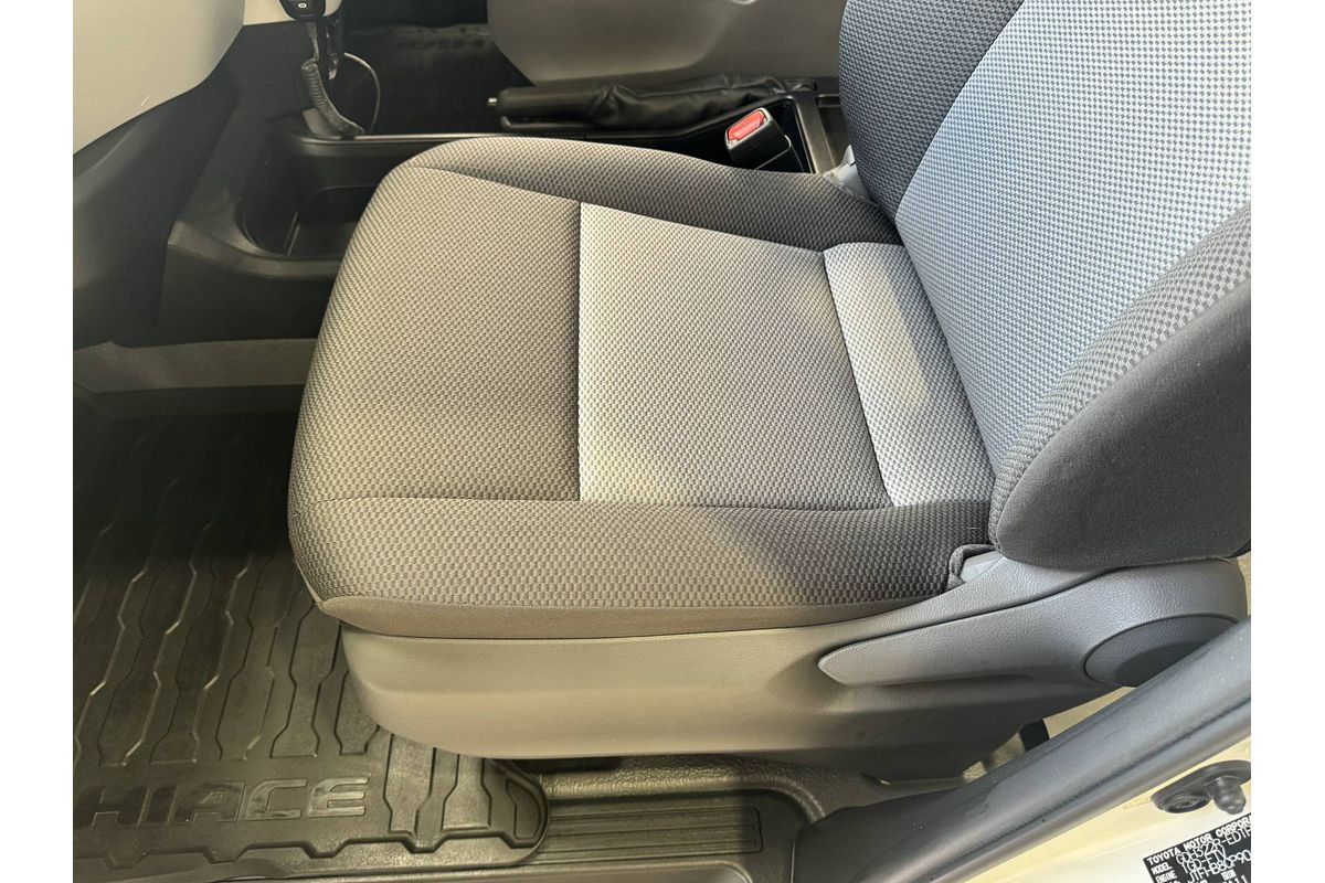 2019 Toyota Hiace Commuter GDH322R