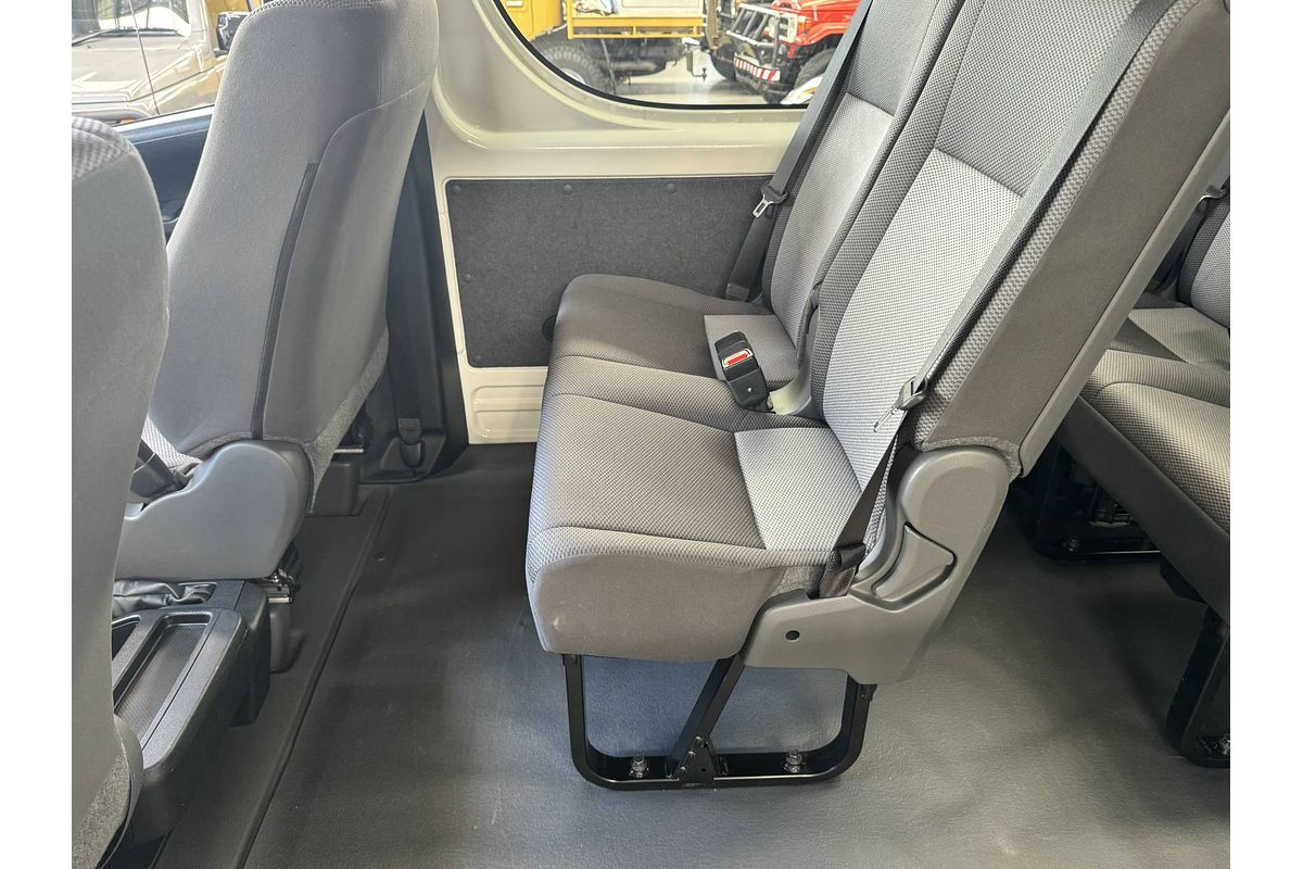 2019 Toyota Hiace Commuter GDH322R