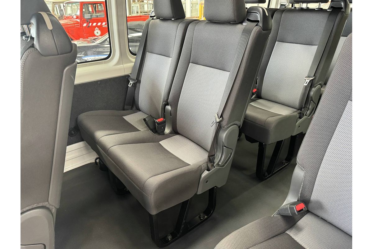 2019 Toyota Hiace Commuter GDH322R