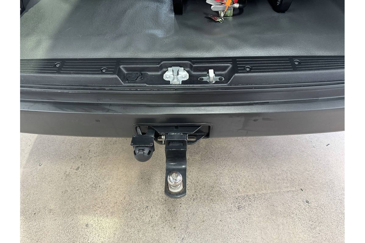 2019 Toyota Hiace Commuter GDH322R