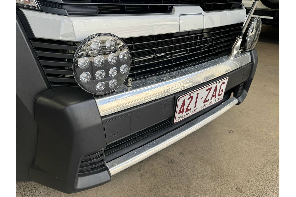 2019 Toyota Hiace Commuter GDH322R