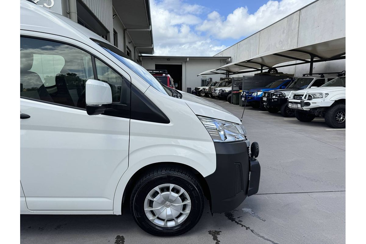 2019 Toyota Hiace Commuter GDH322R
