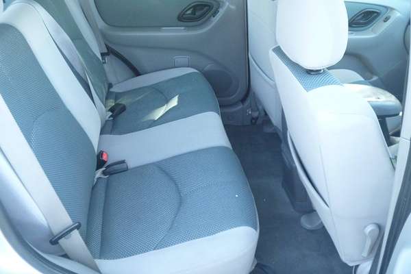 2004 Mazda TRIBUTE