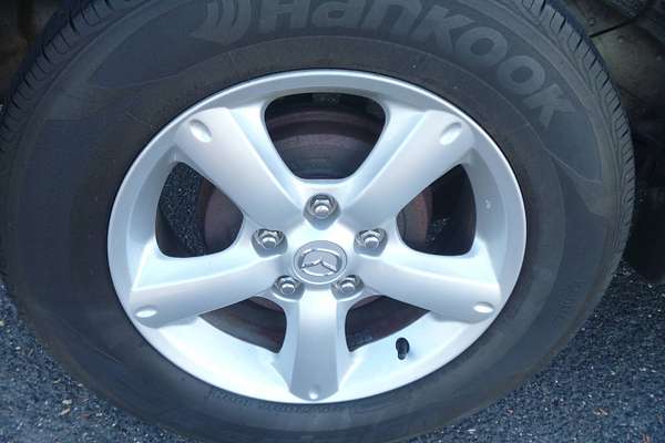 2004 Mazda TRIBUTE