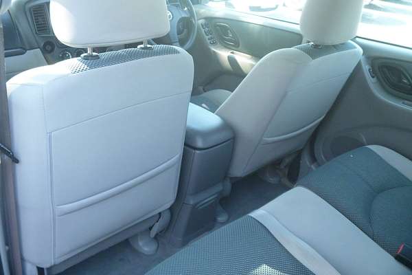 2004 Mazda TRIBUTE
