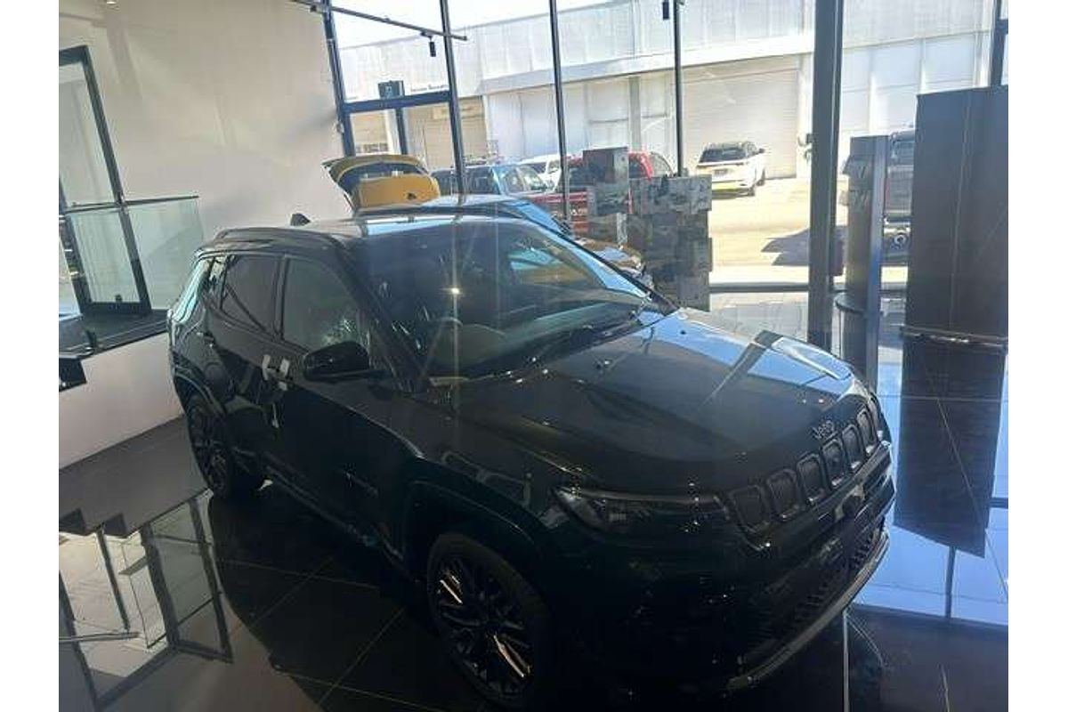 2023 Jeep Compass S-Limited M6