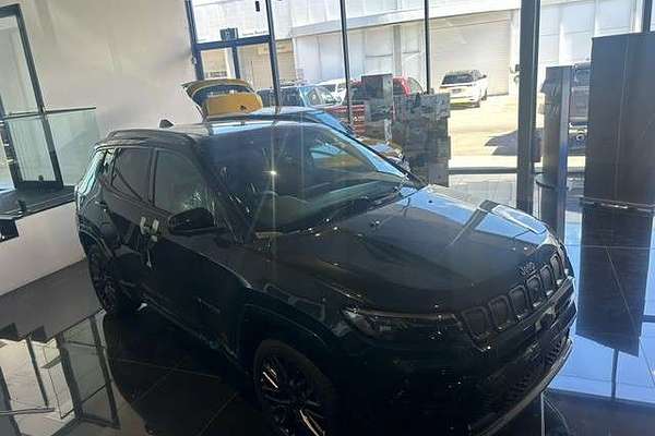 2023 Jeep Compass S-Limited M6
