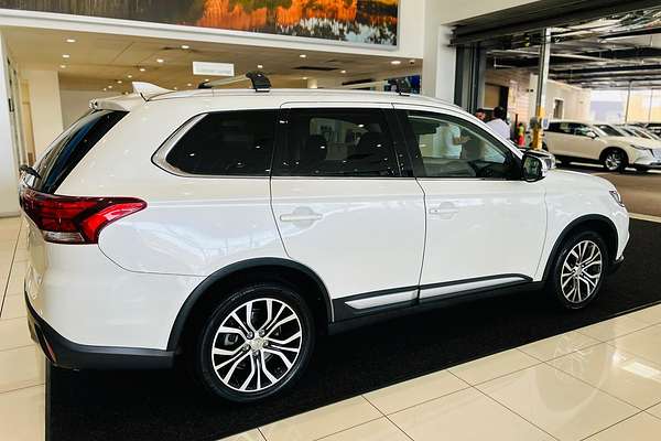 2016 Mitsubishi Outlander LS Safety Pack ZK