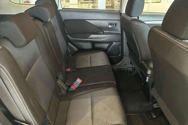 2016 Mitsubishi Outlander LS Safety Pack ZK