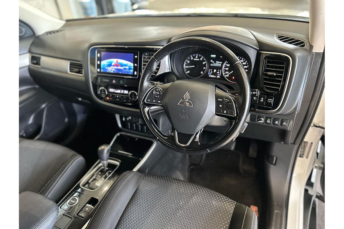 2016 Mitsubishi Outlander LS Safety Pack ZK