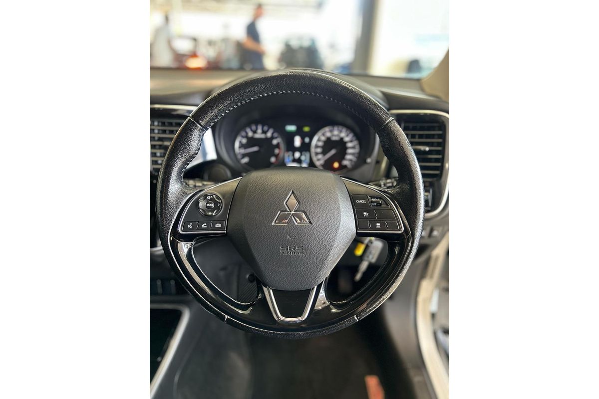 2016 Mitsubishi Outlander LS Safety Pack ZK