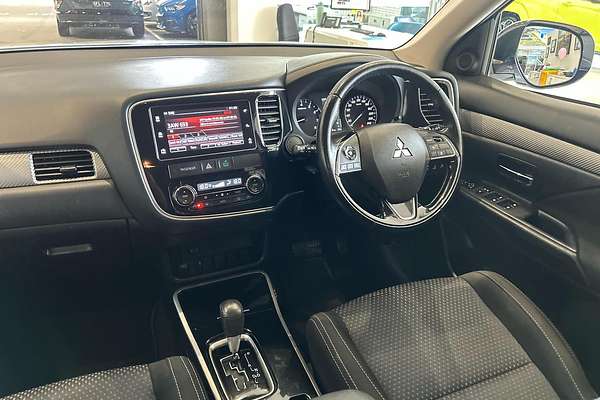 2016 Mitsubishi Outlander LS Safety Pack ZK