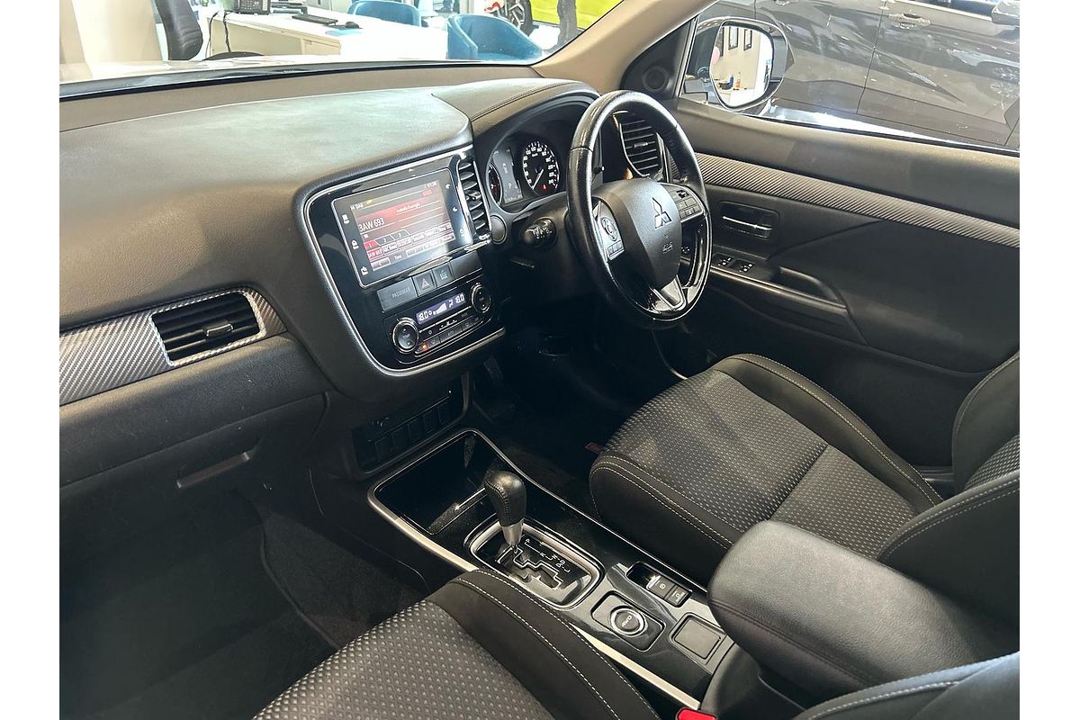 2016 Mitsubishi Outlander LS Safety Pack ZK