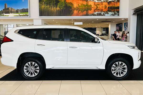 2023 Mitsubishi Pajero Sport GLX QF