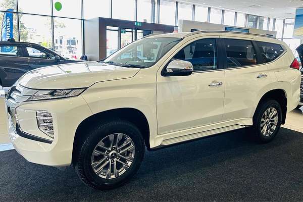 2023 Mitsubishi Pajero Sport GLX QF
