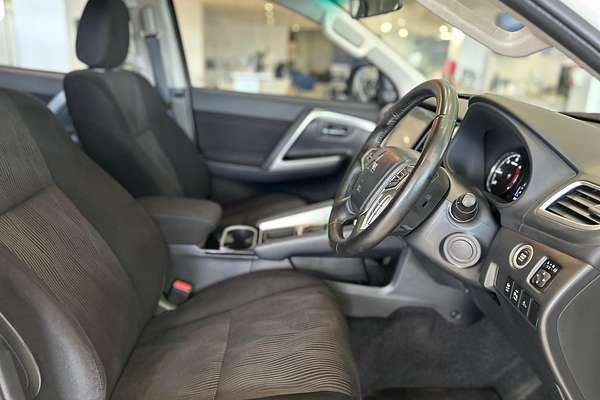 2023 Mitsubishi Pajero Sport GLX QF