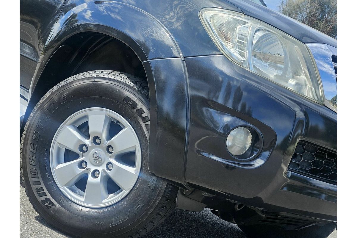 2011 Toyota Hilux SR5 (4x4) GGN25R MY11 Upgrade 4X4