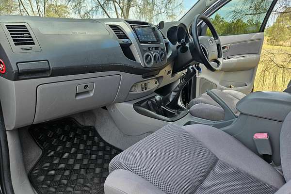 2011 Toyota Hilux SR5 (4x4) GGN25R MY11 Upgrade 4X4