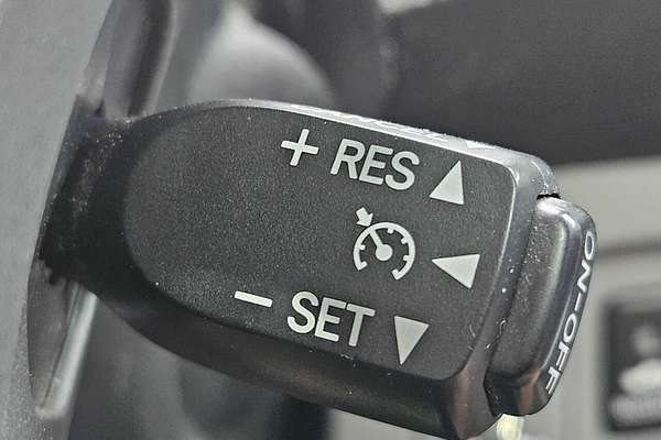 2011 Toyota Hilux SR5 (4x4) GGN25R MY11 Upgrade 4X4