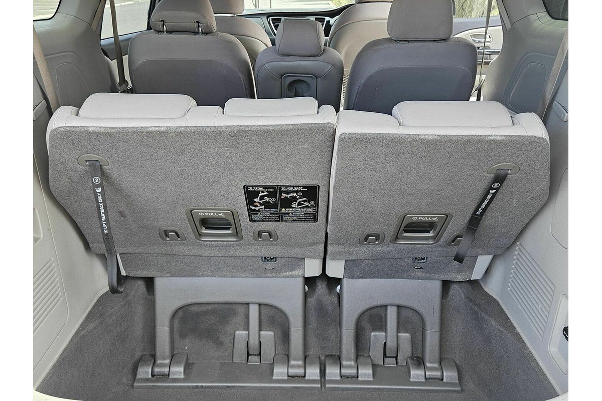 2015 Kia Carnival SI YP MY15
