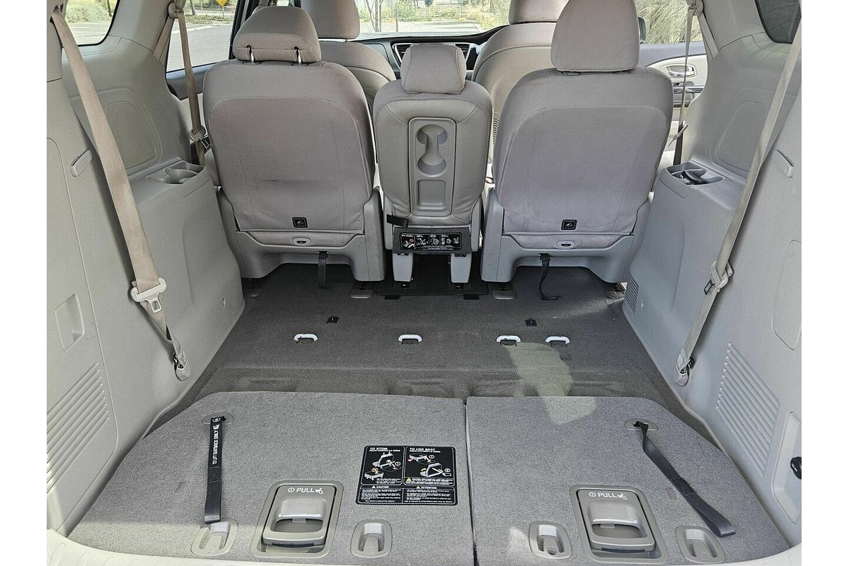 2015 Kia Carnival SI YP MY15