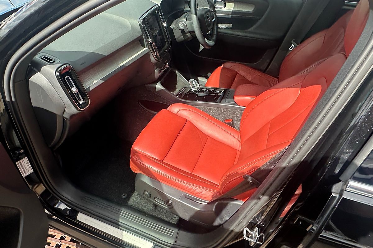 2021 Volvo XC40 T4 Inscription