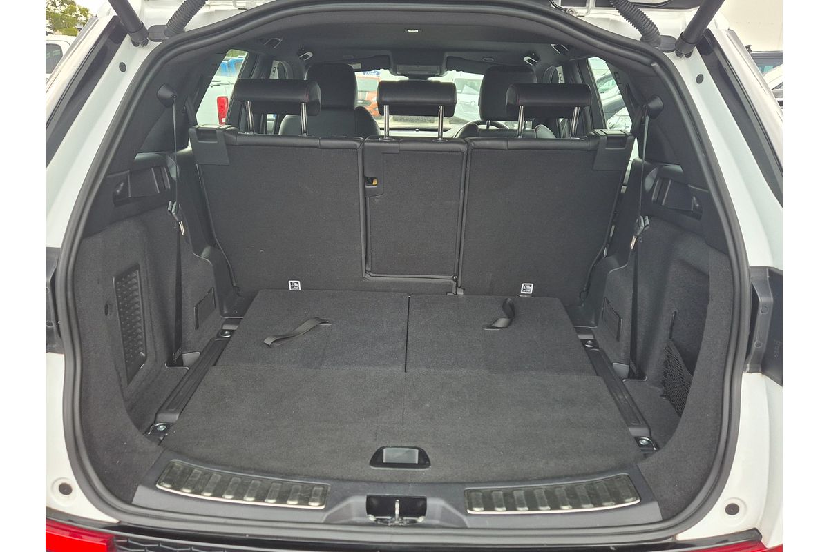 2022 Land Rover Discovery Sport P250 R-Dynamic SE L550