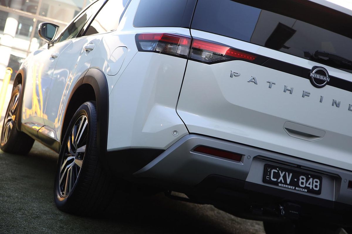 2023 Nissan Pathfinder Ti-L R53