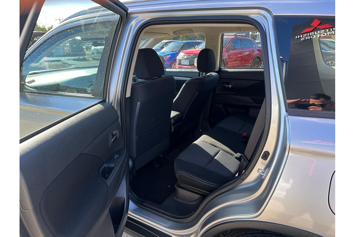 2017 Mitsubishi Outlander ES ADAS ZL