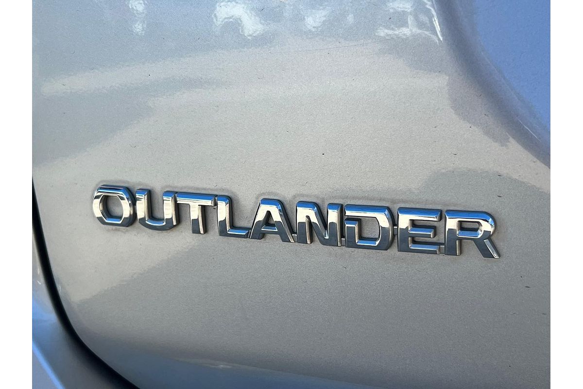 2017 Mitsubishi Outlander ES ADAS ZL