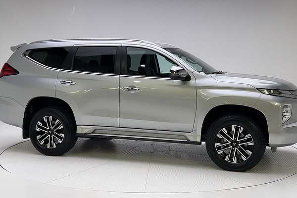 2022 Mitsubishi Pajero Sport GLS QF