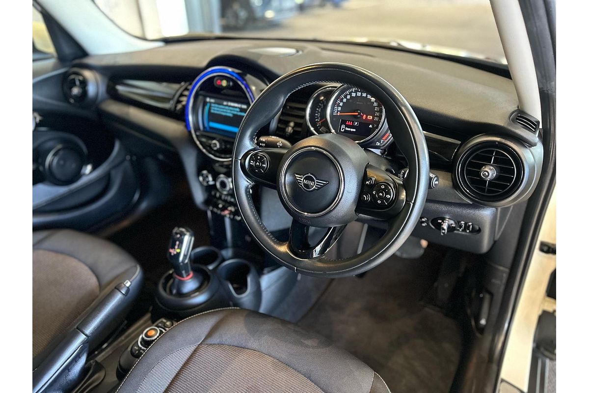 2019 MINI Hatch Cooper F55 LCI