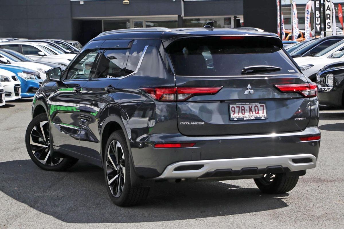 2024 Mitsubishi Outlander Exceed ZM