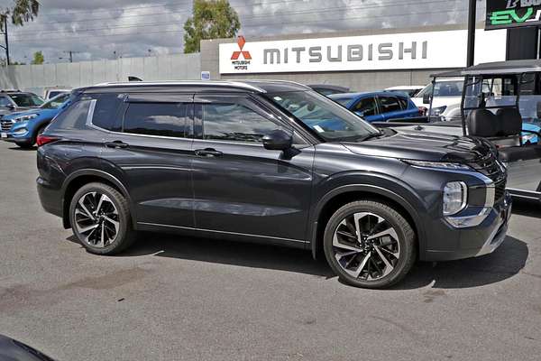 2024 Mitsubishi Outlander Exceed ZM