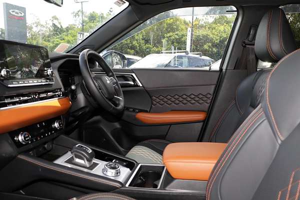 2024 Mitsubishi Outlander Exceed ZM