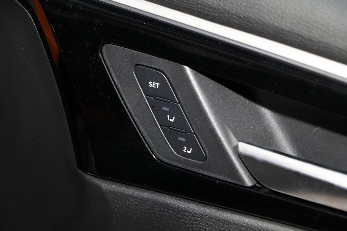 2024 Mitsubishi Outlander Exceed ZM