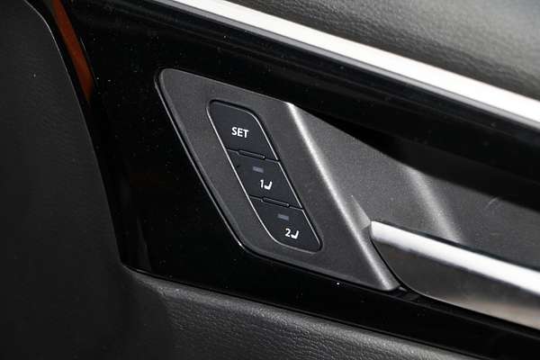 2024 Mitsubishi Outlander Exceed ZM