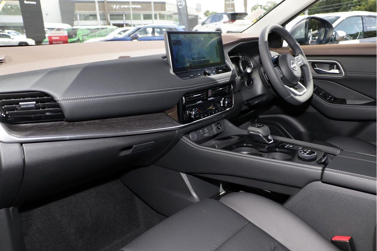 2025 Nissan X-TRAIL ST-L T33