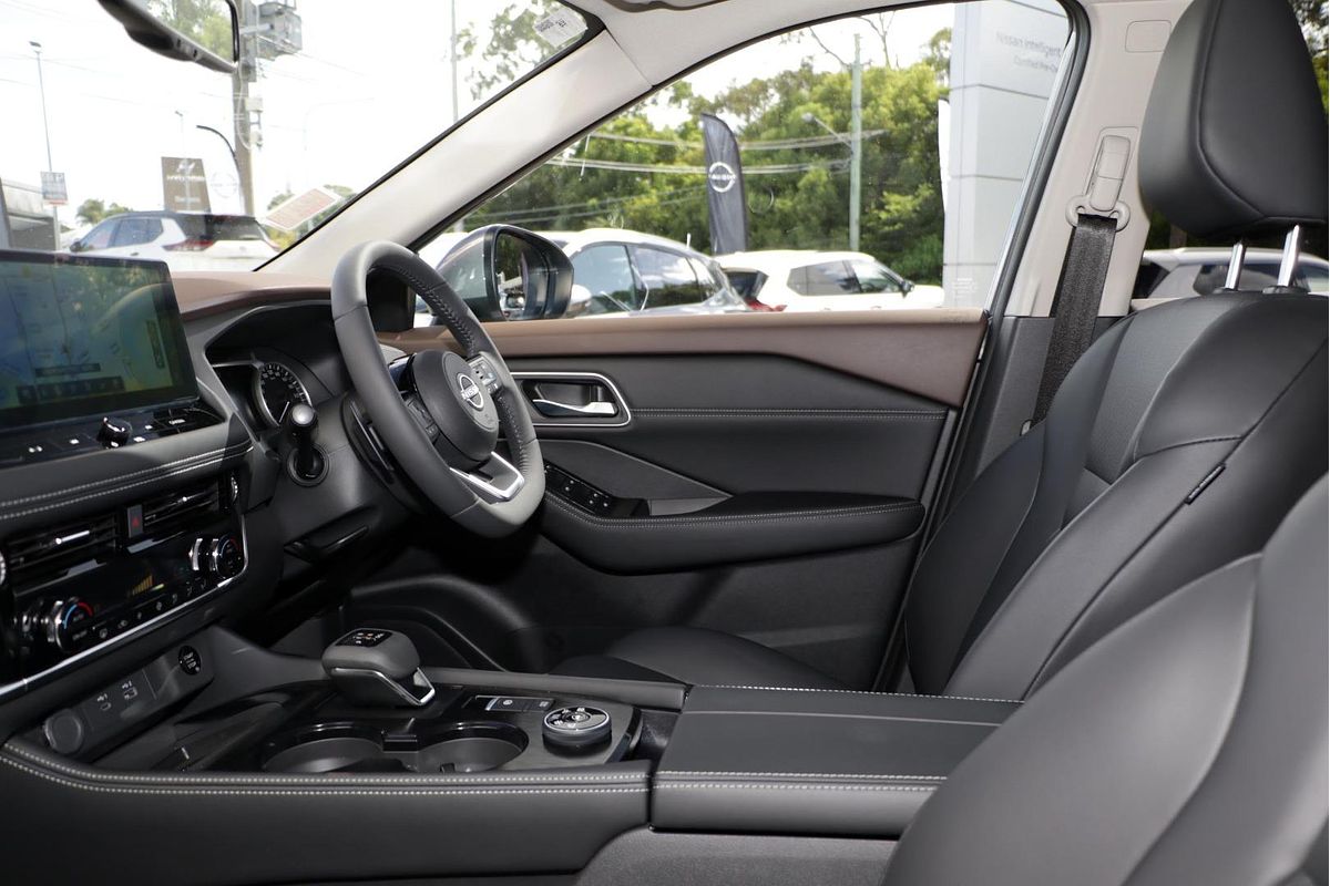 2025 Nissan X-TRAIL ST-L T33