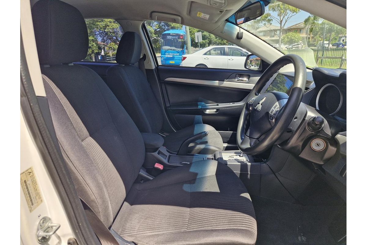 2014 Mitsubishi Lancer ES CJ