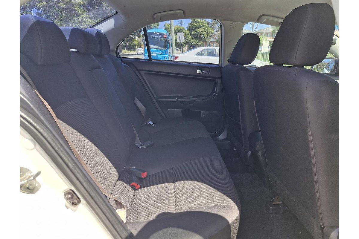 2014 Mitsubishi Lancer ES CJ