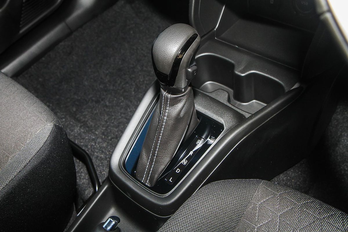 2025 Suzuki Swift Hybrid Plus UZ