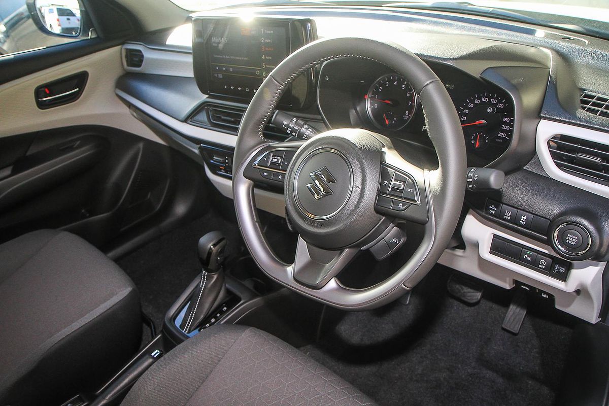 2025 Suzuki Swift Hybrid Plus UZ
