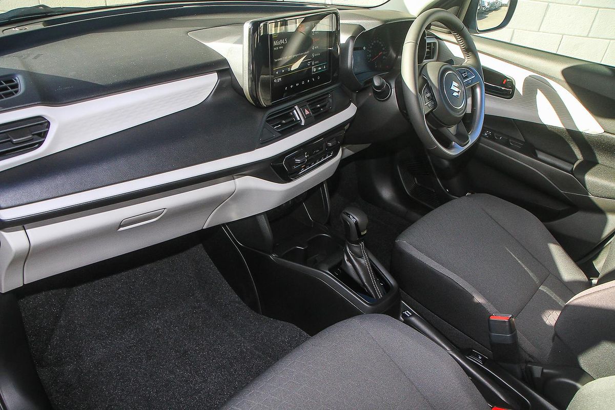 2025 Suzuki Swift Hybrid Plus UZ